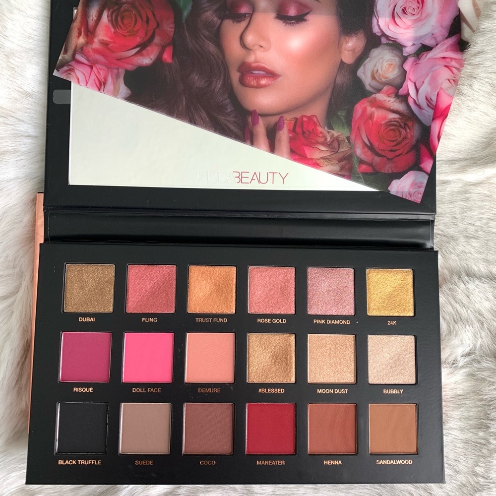 Huda Beauty Rose Gold Remastered Palette - Picture 2 of 3
